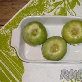 How to bake apples in the microwave