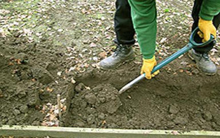 Hágalo usted mismo en el campo Cómo cavar rápidamente un pozo con sus propias manos